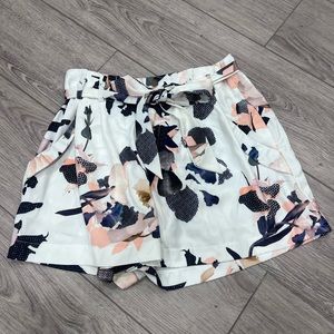 Exclusive print floral shorts